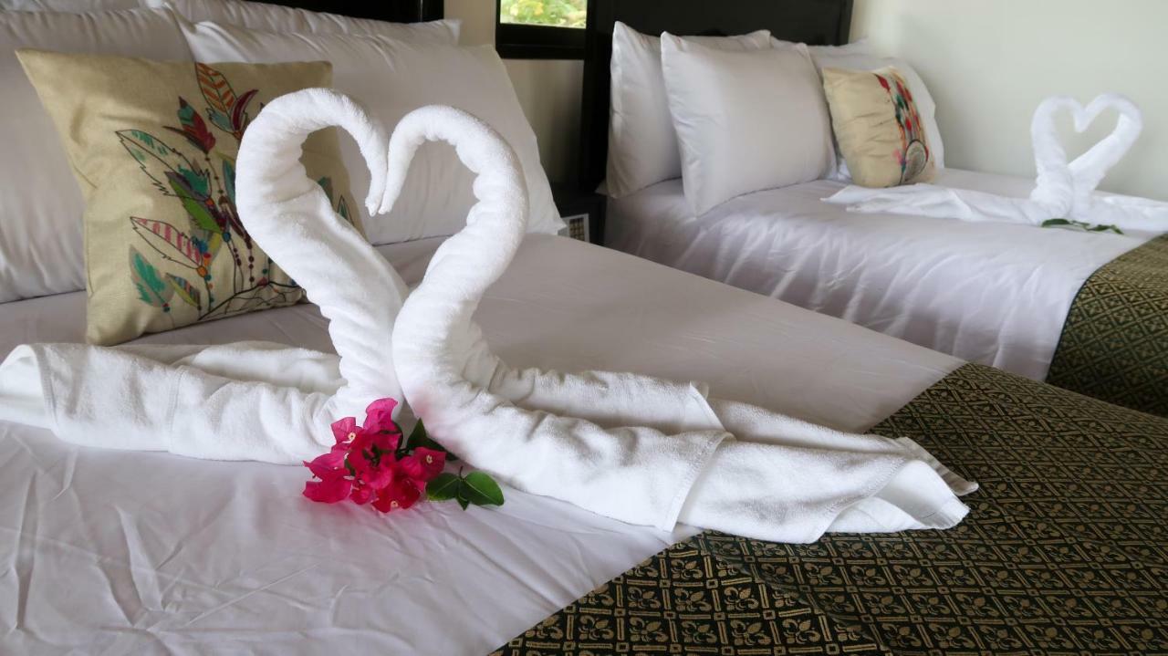 Moon Beach Villas เอลนิโด ภายนอก รูปภาพ